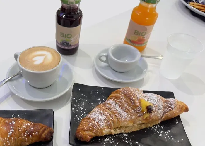 לינה וארוחת בוקר Colore Verace 4*